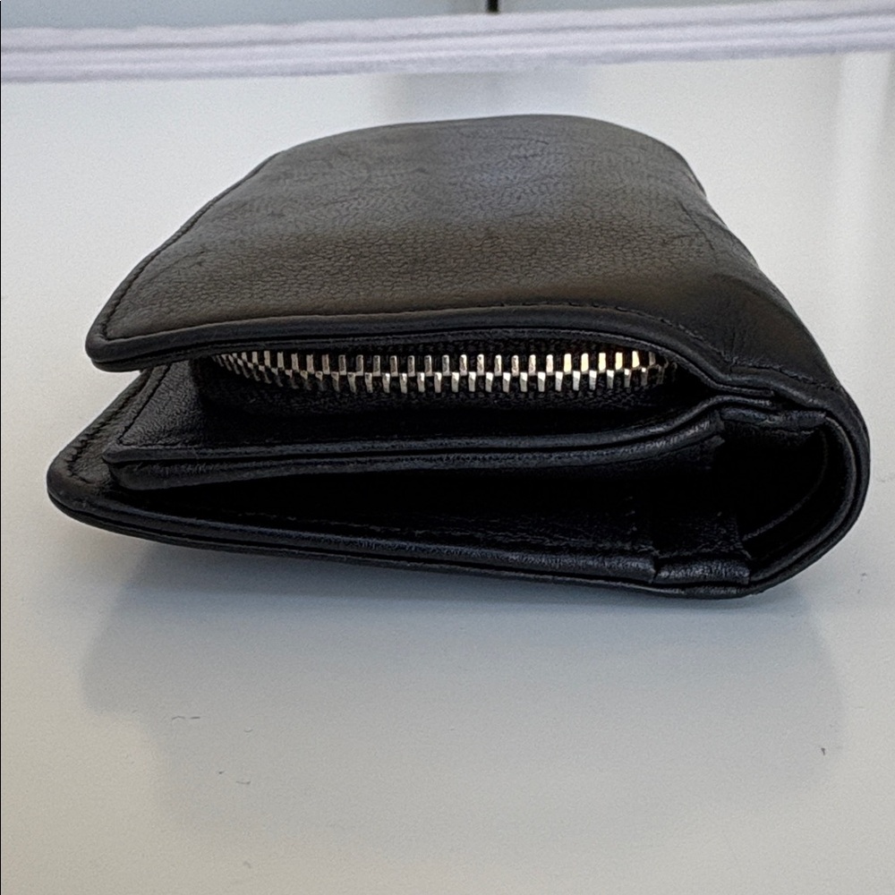 CHANEL Black Wallet with Silver Logo - Picture 5 of 11